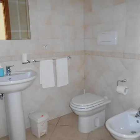 Signorile Oda ve Kahvaltı 4*